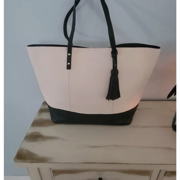 Cole Haan tote bag large cream & navy w/ removable interior pocket Vegan Leather - Picture 1 of 10